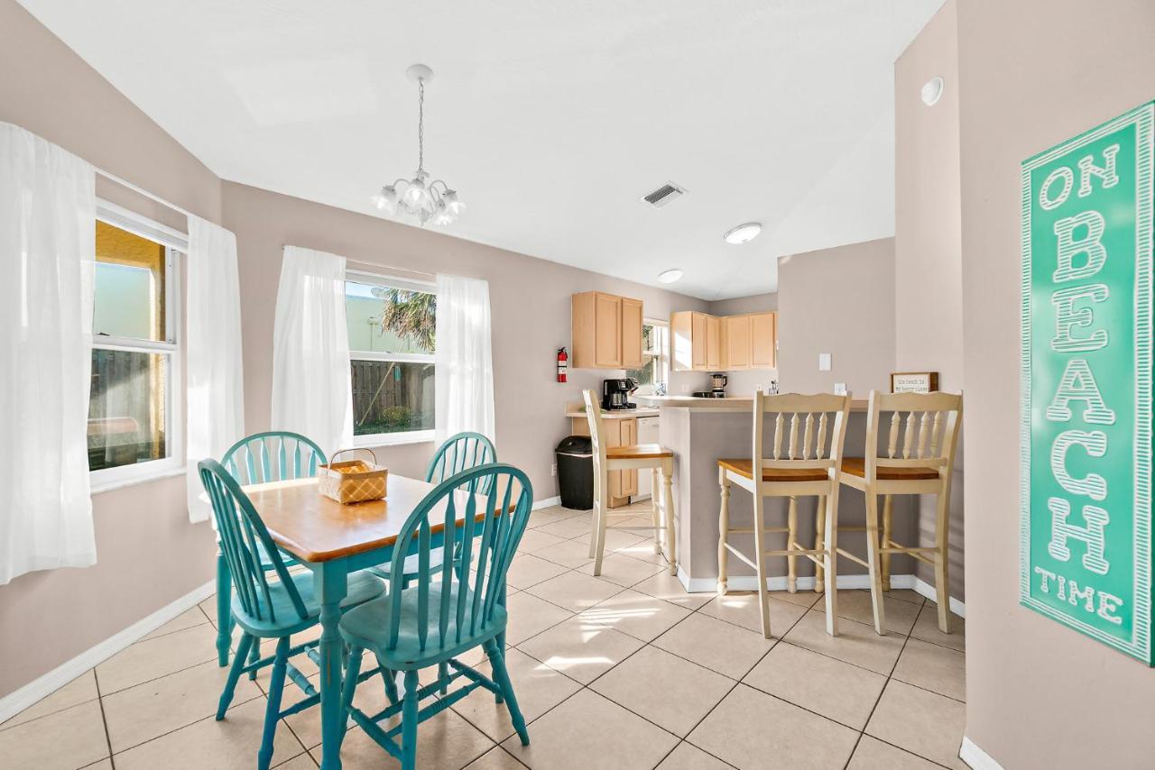 Sunset Serenity - 3Br Beach Townhome With Outdoor Patio - New Hot Tub, Steps To Ocean Fun! メルボルン エクステリア 写真