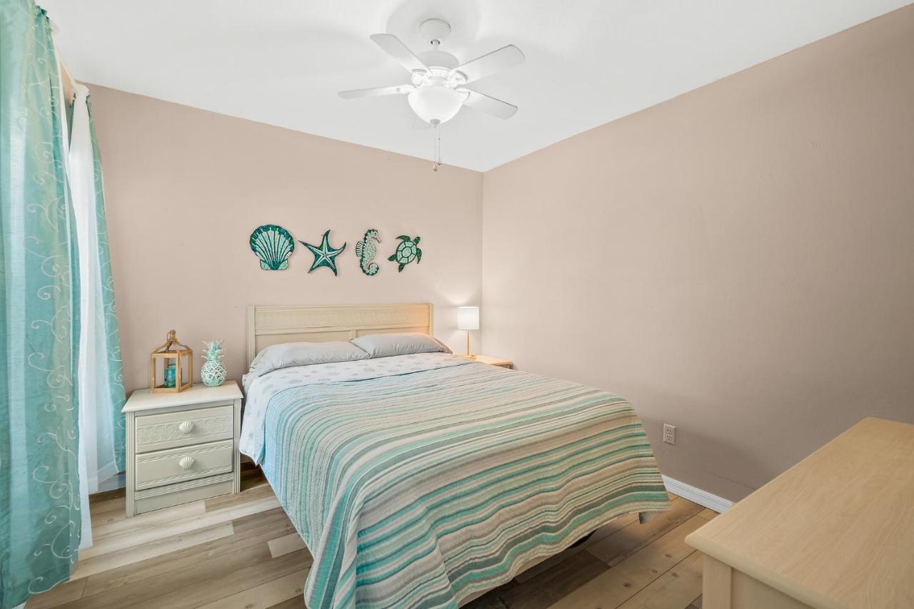 Sunset Serenity - 3Br Beach Townhome With Outdoor Patio - New Hot Tub, Steps To Ocean Fun! メルボルン エクステリア 写真