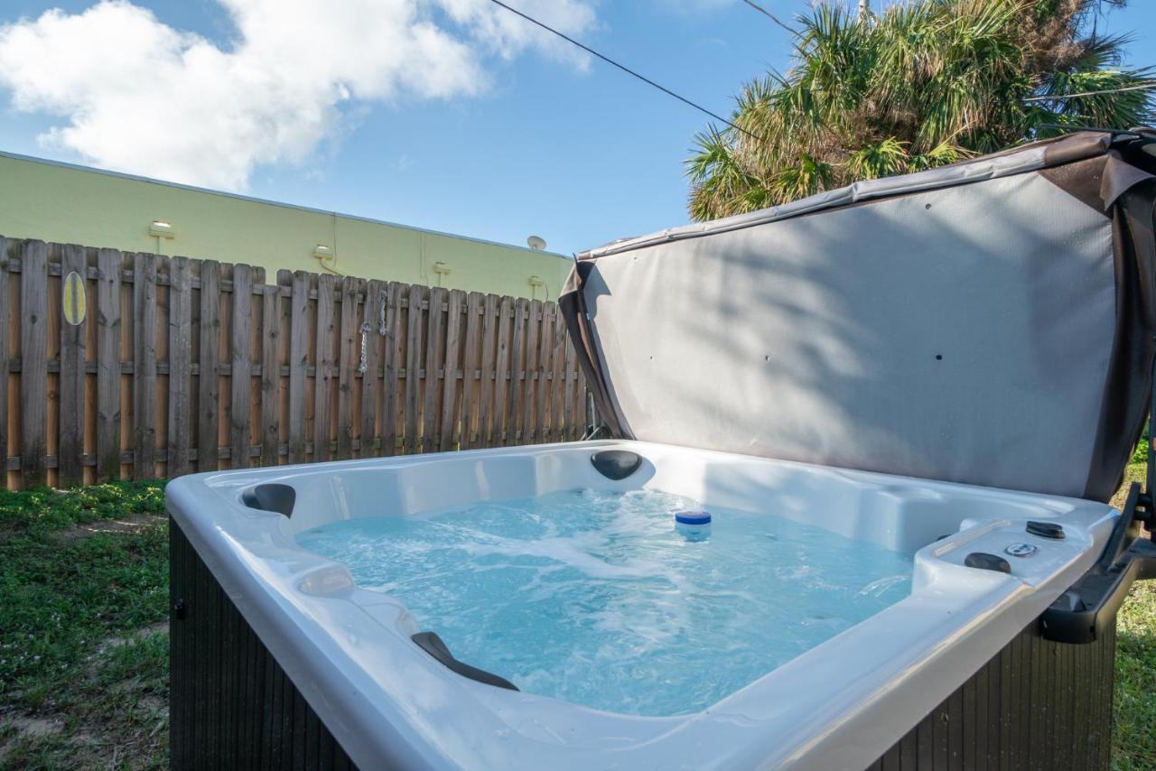 Sunset Serenity - 3Br Beach Townhome With Outdoor Patio - New Hot Tub, Steps To Ocean Fun! メルボルン エクステリア 写真